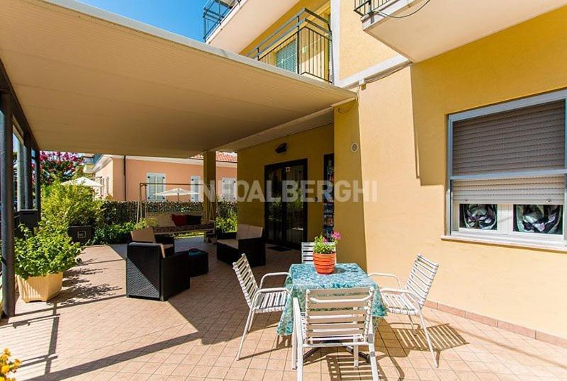 Hotel Argo Rimini Exteriör bild
