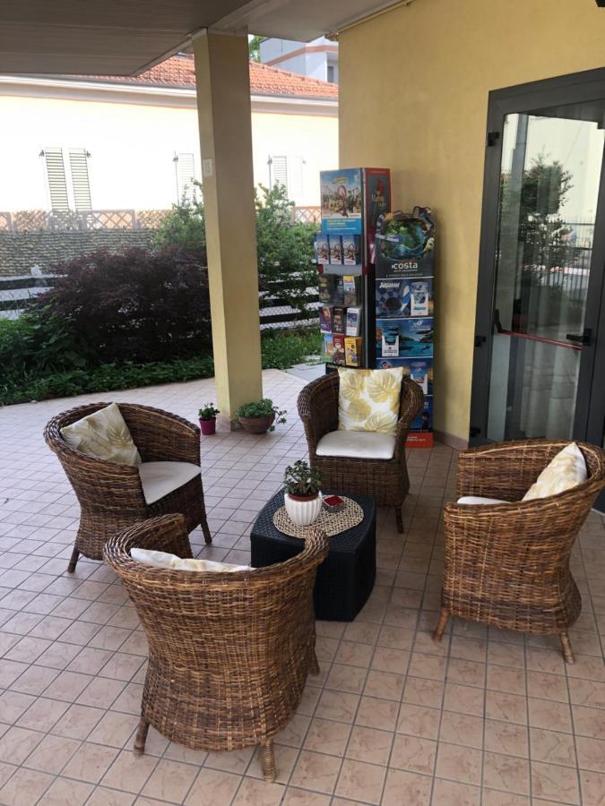 Hotel Argo Rimini Exteriör bild